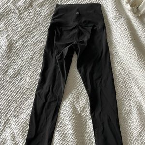 BLK LULULEMON WUNDER UNDER TIGHT 25 LUX 25 inseam